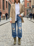 Blazer “Golden Muse” Sartoriale con Dettagli Iconici