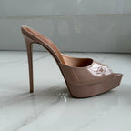 Mule Platform “Velvet Noir” – Tacco Stiletto Iconico